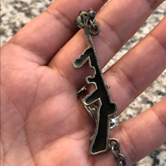 Riffle with flowers coming out of the tip - Picture 5 of 5